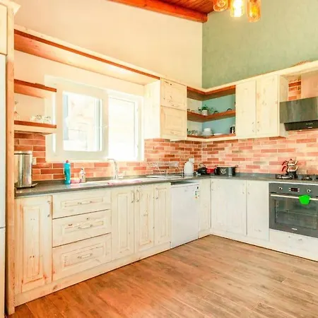 Zara's House Apartment